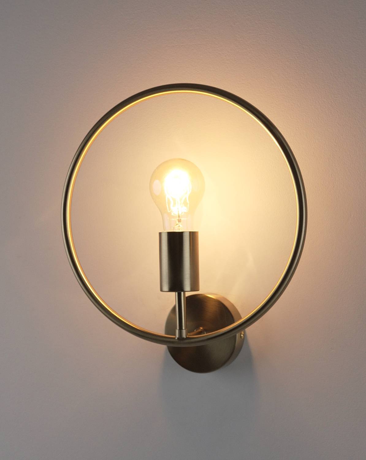Настенное бра Moderli Sachara V11581-1W