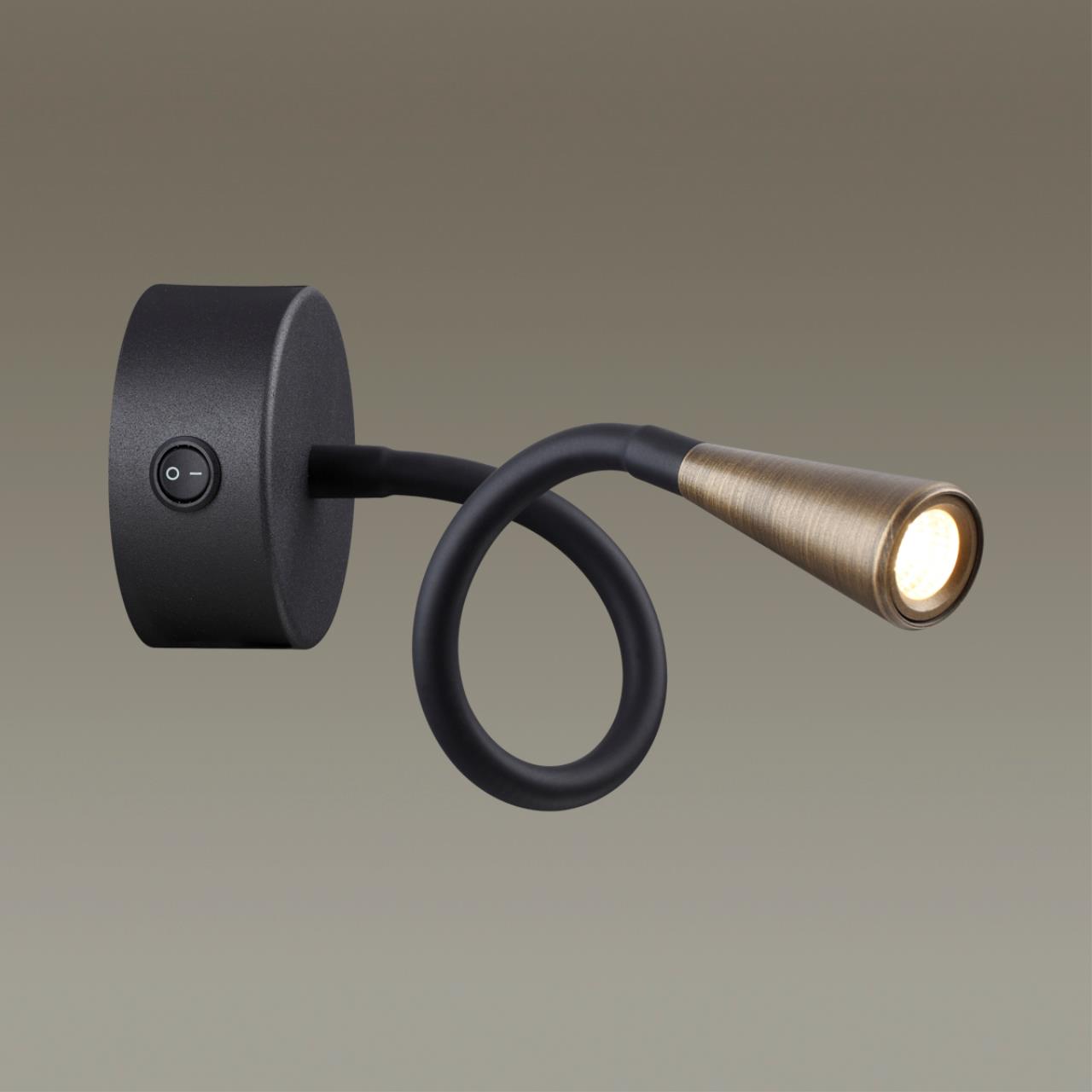 Настенный светильник Odeon Light Odds 4289/3WL