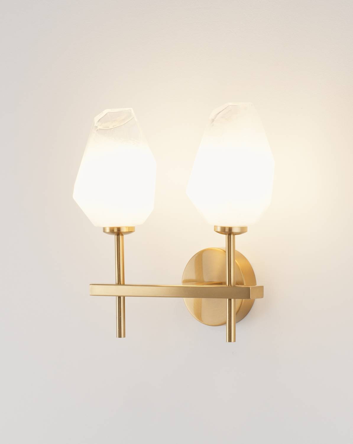 Настенное бра Moderli Catris V10314-2W Настенное бра Moderli Catris V10314-2W