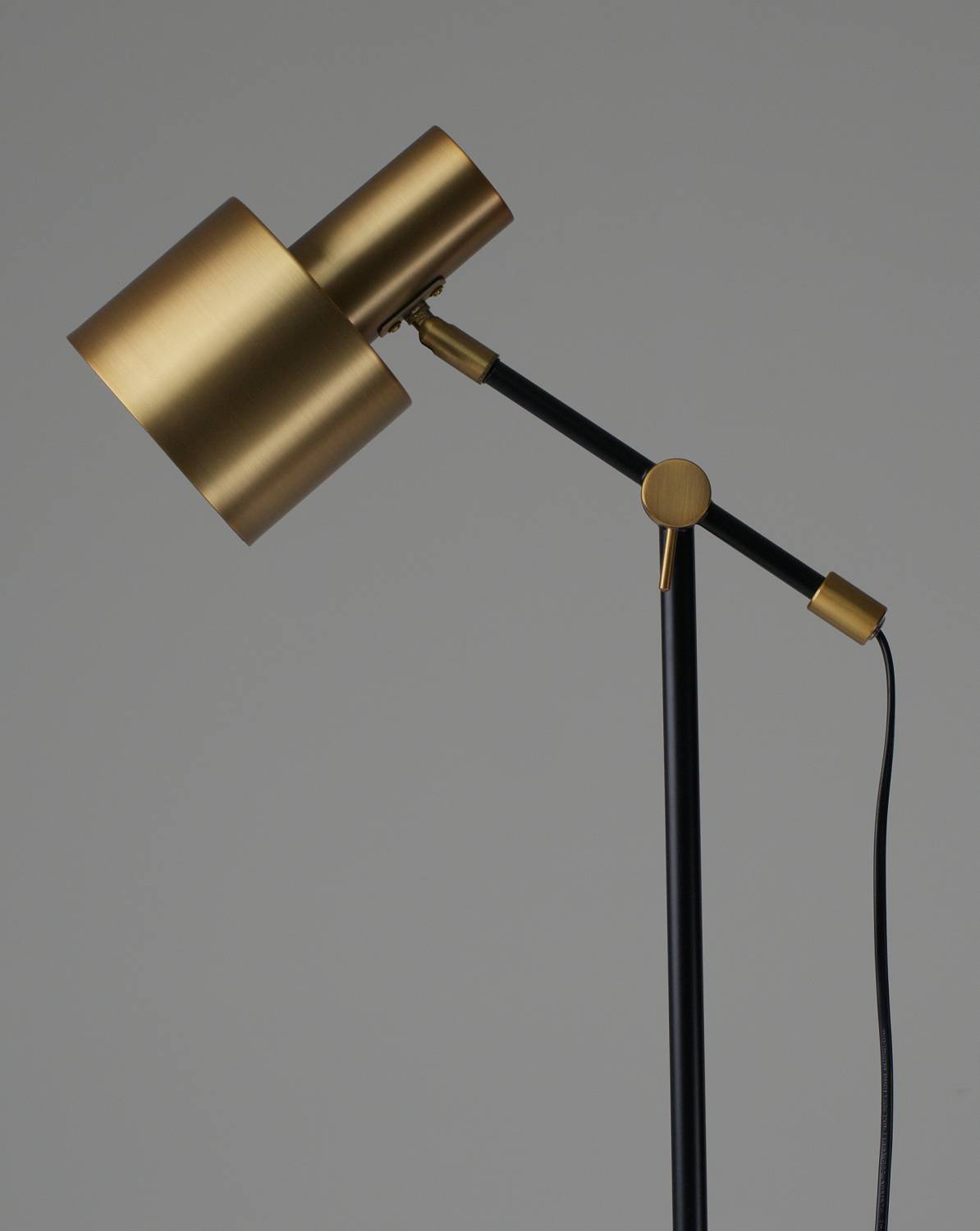 Торшер Moderli Artis V11270-1F