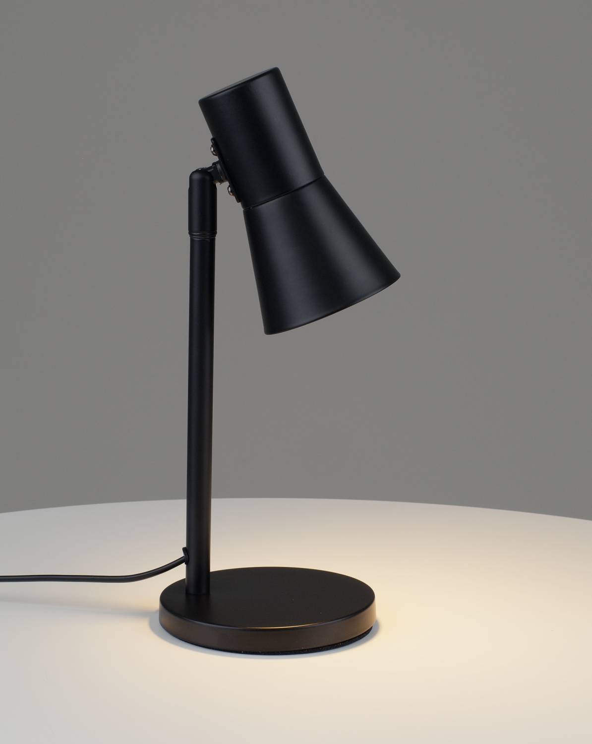 Настольная лампа Moderli Melro V11323-1T