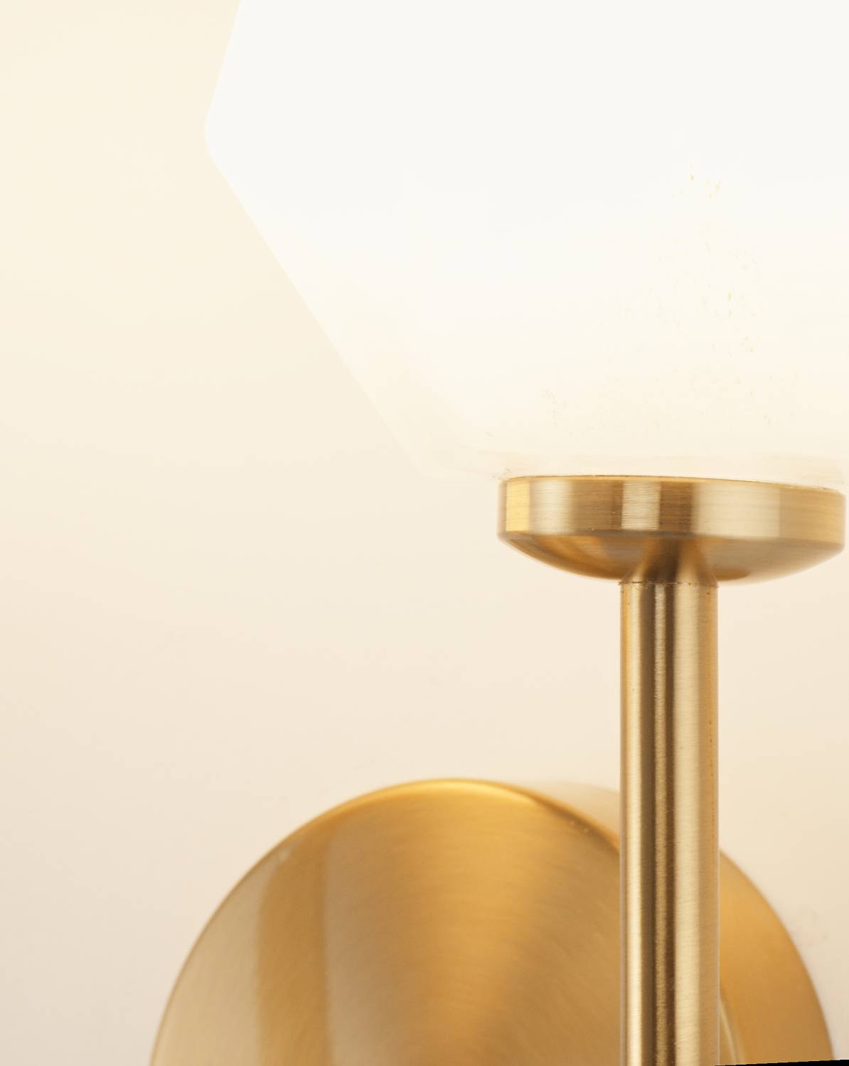 Настенное бра Moderli Catris V10314-2W Настенное бра Moderli Catris V10314-2W