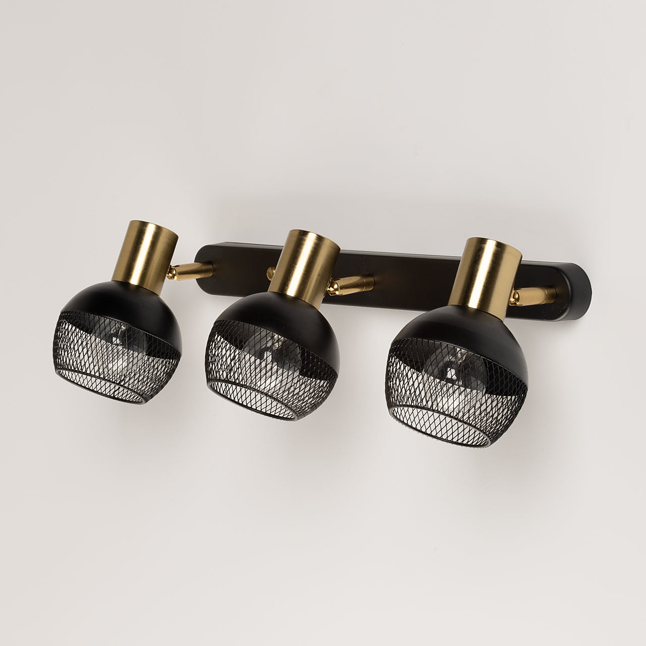 Светильник спот De Markt Ирсон 514021203 Светильник спот De Markt Ирсон 514021203