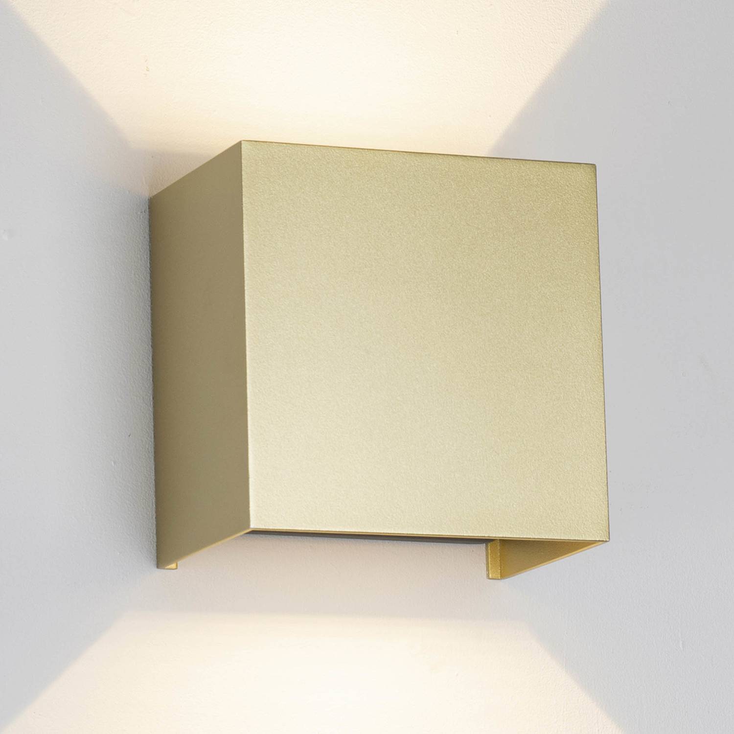 Настенный светильник Mantra Davos 9228