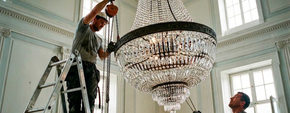 Как повесить тяжёлую люстру: требования к креплениям и безопасности