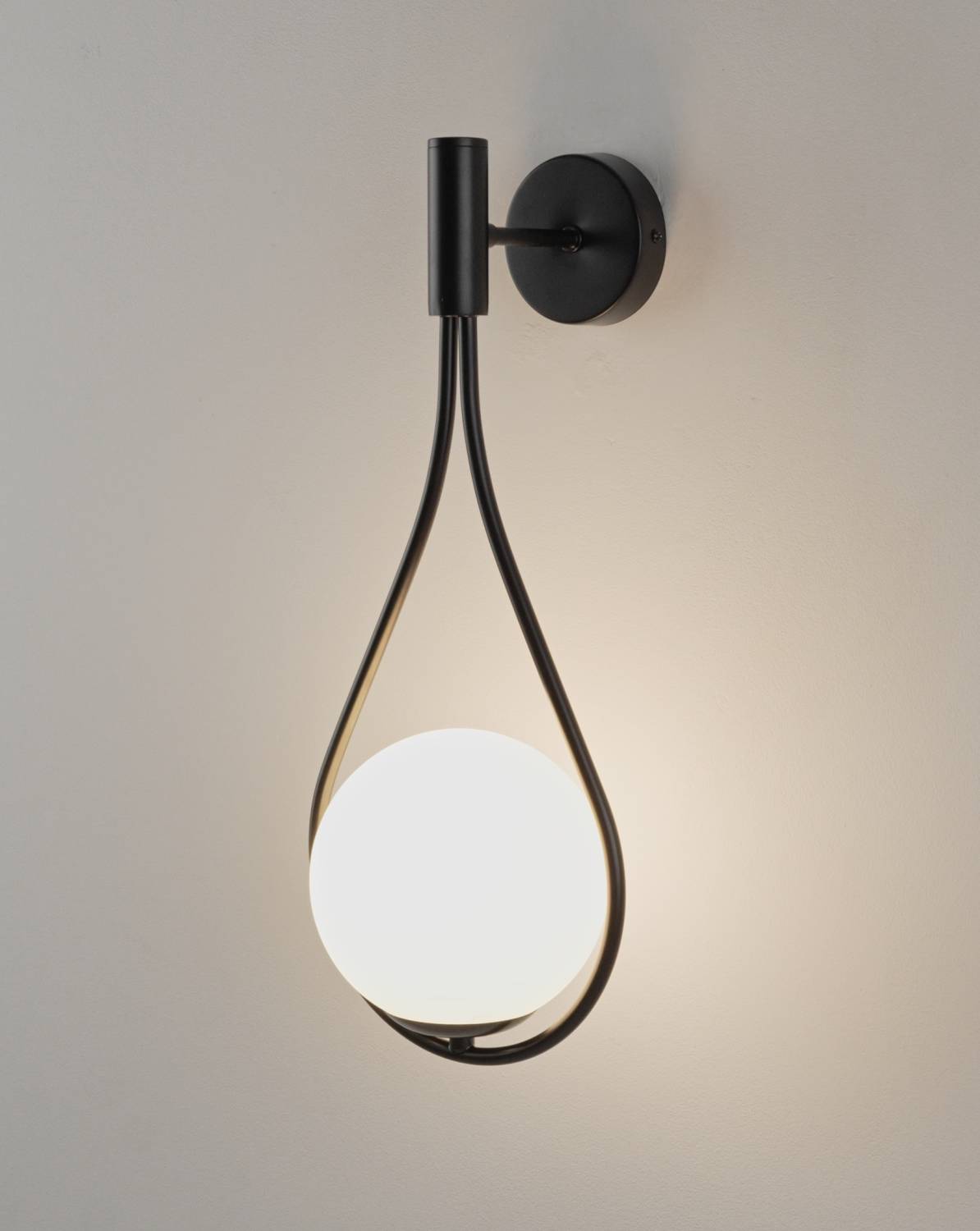 Настенное бра Moderli Barocco V11574-1W