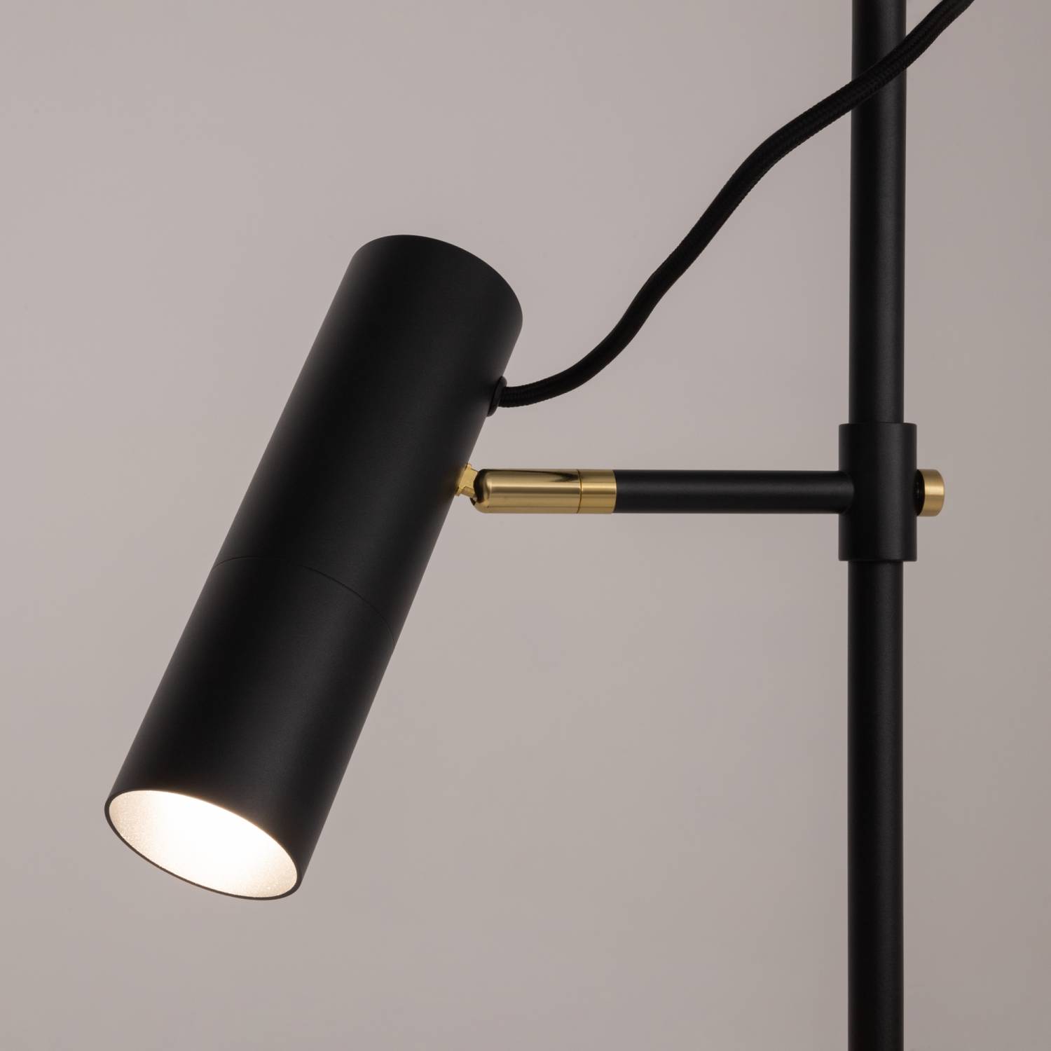 Торшер Maytoni Bansky MOD129FL-01B Торшер Maytoni Bansky MOD129FL-01B