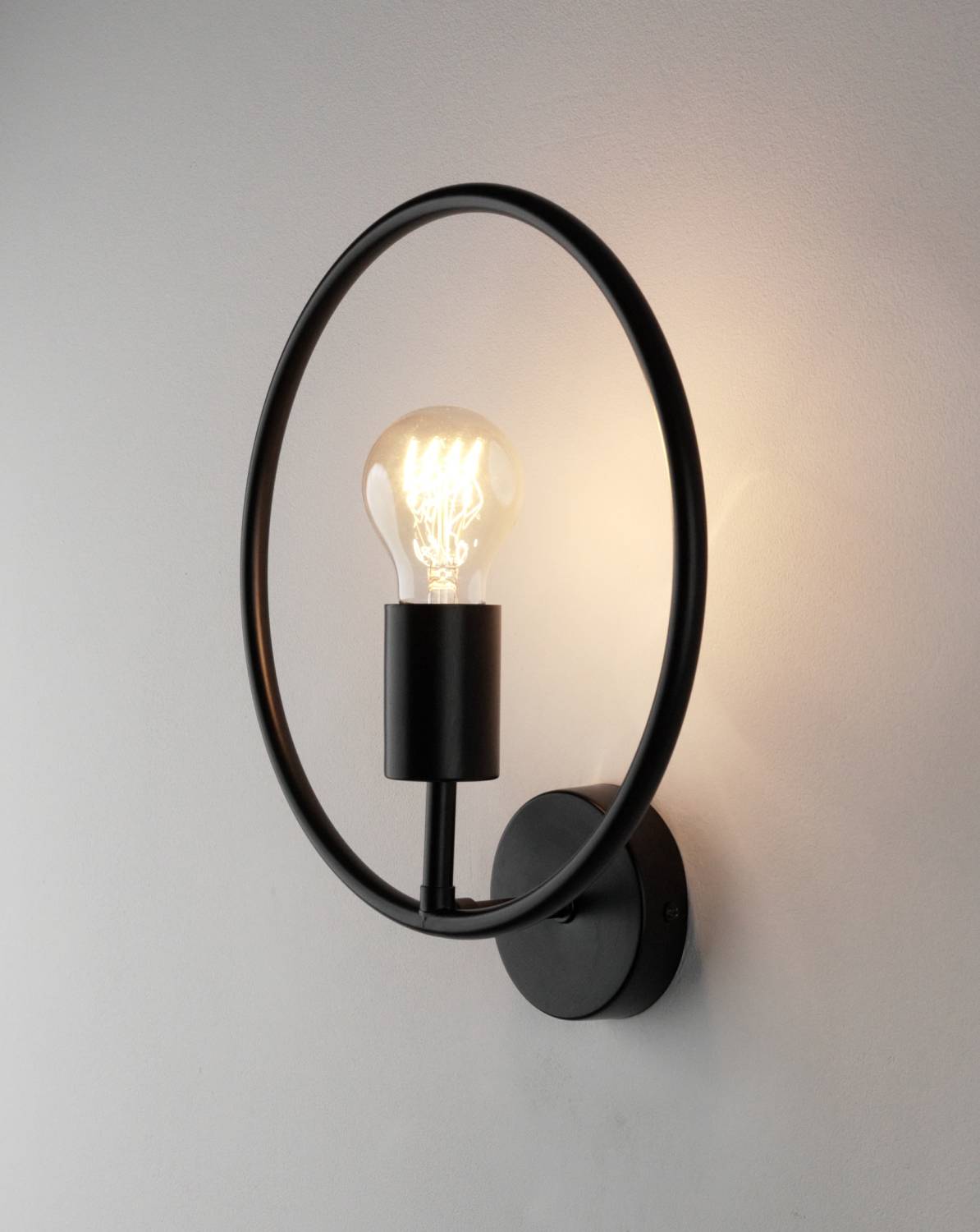 Настенное бра Moderli Sachara V11582-1W