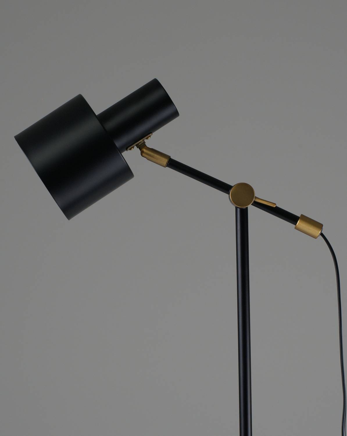 Торшер Moderli Artis V11267-1F