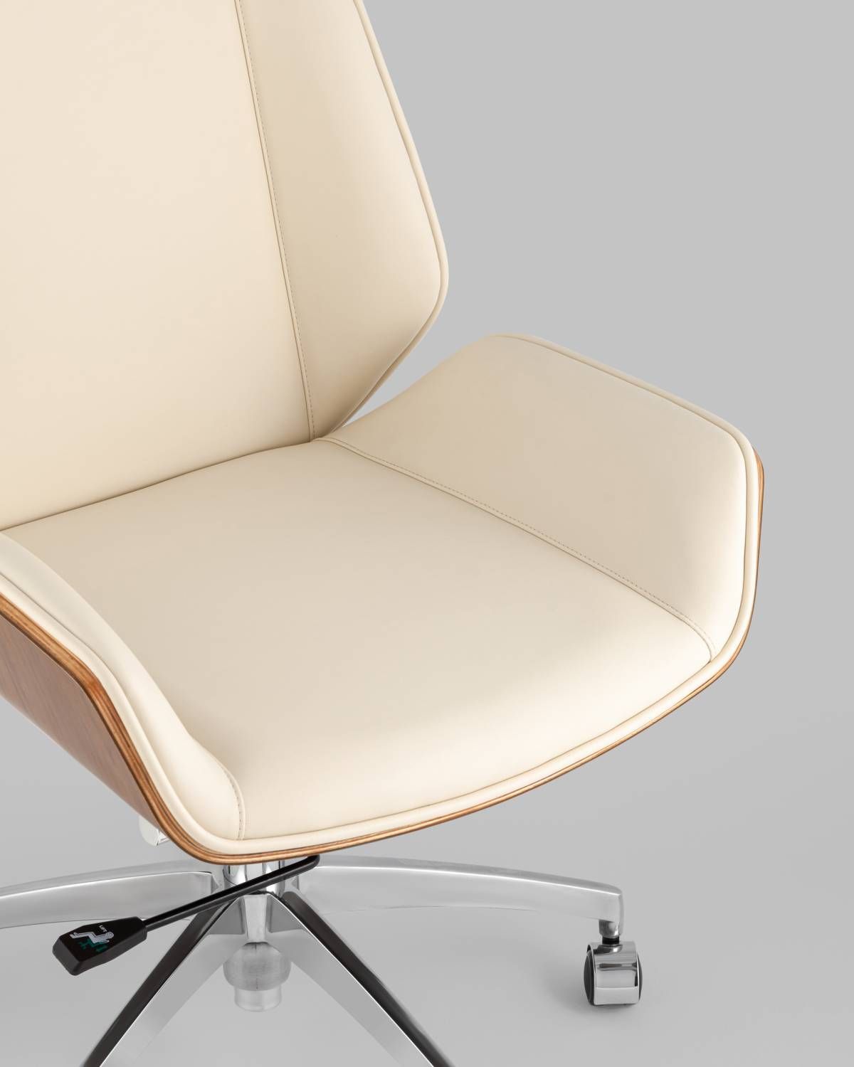 Кресло офисное Stool Group Crown A312-A 8383-1 walnut back