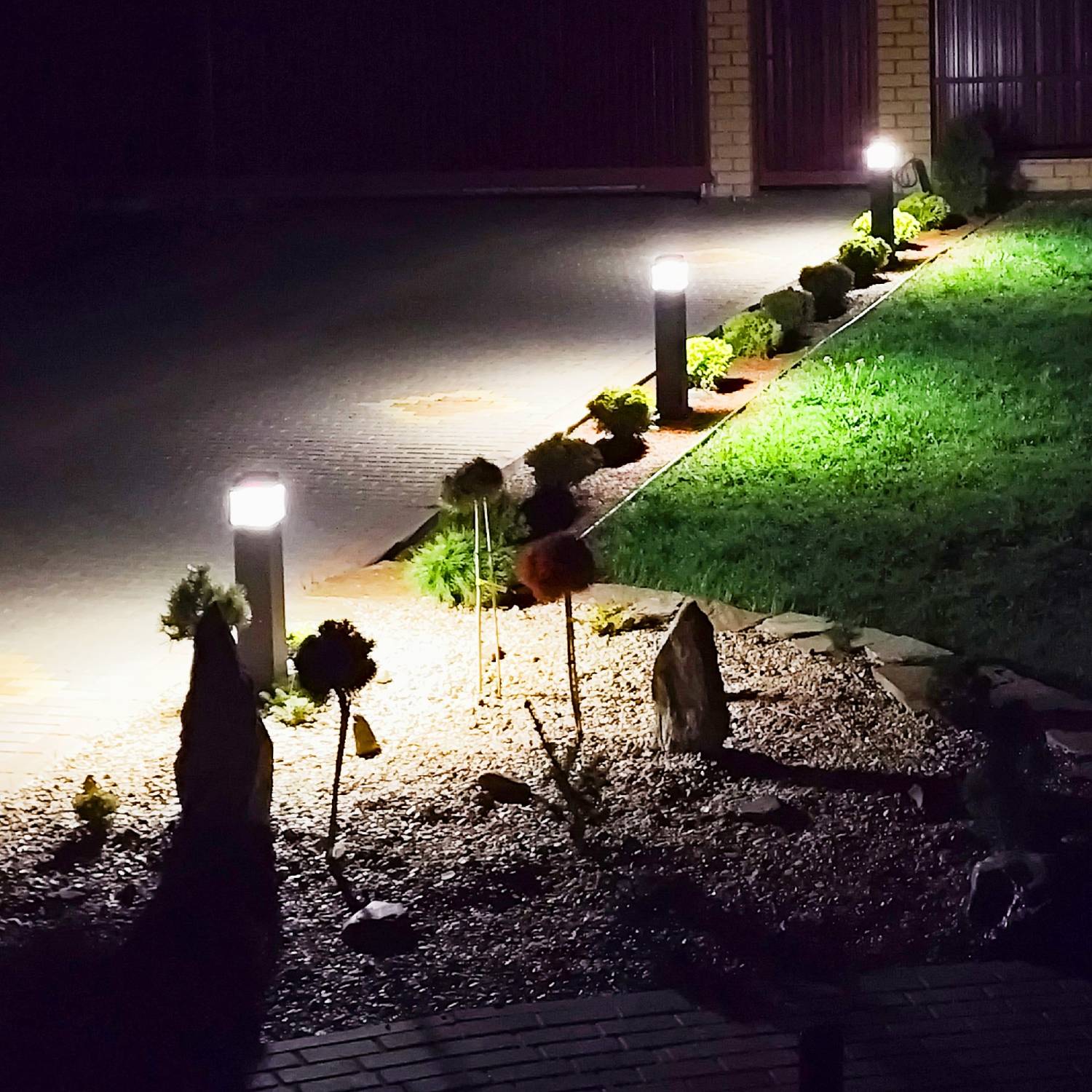 Уличный наземный светильник Fumagalli Ester DS1.564.000.AXD1L