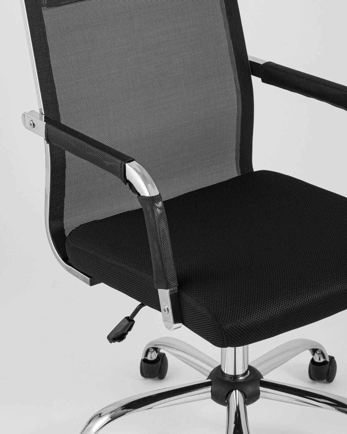 Кресло офисное Stool Group Clerk D-104 black