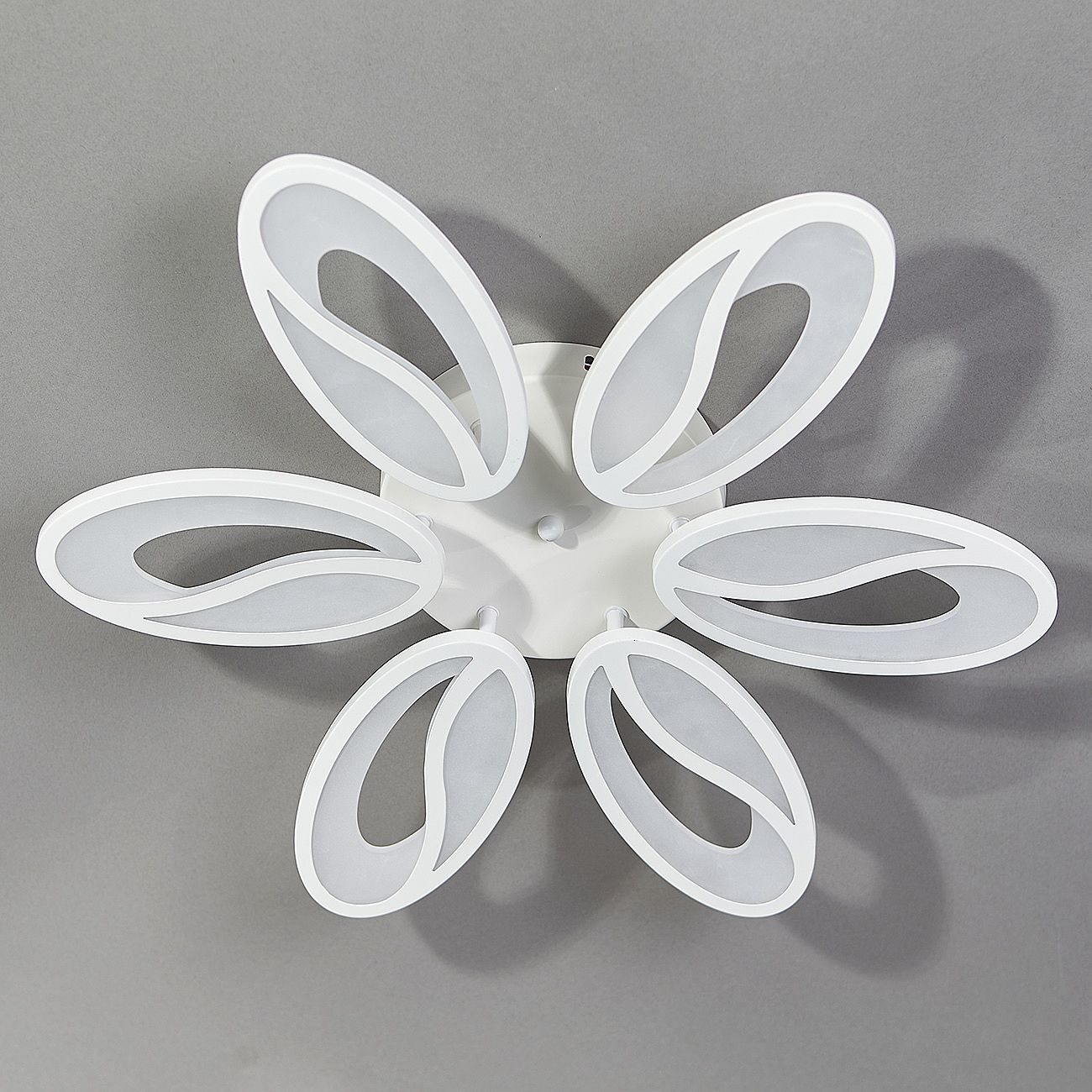 Потолочная люстра Escada Grain 10222/6LED 93W