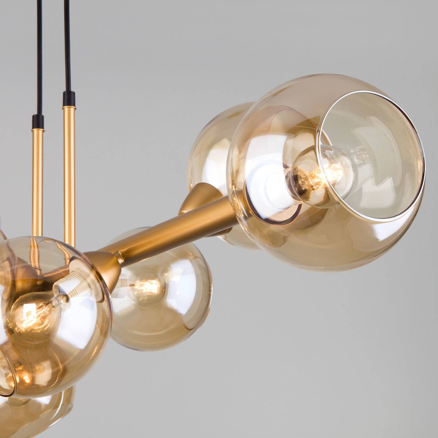 Подвесная люстра Eurosvet Roger 70113/8 янтарный Smart