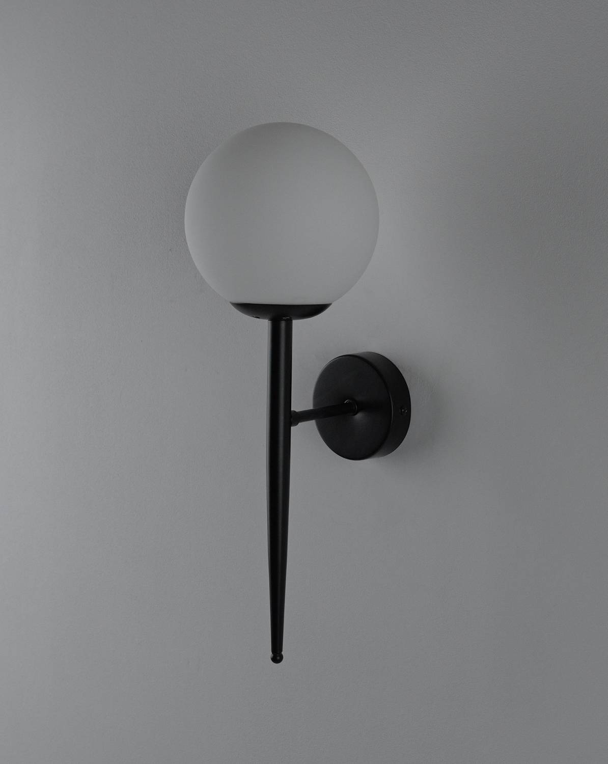 Настенное бра Moderli Scrumbel V11562-1W