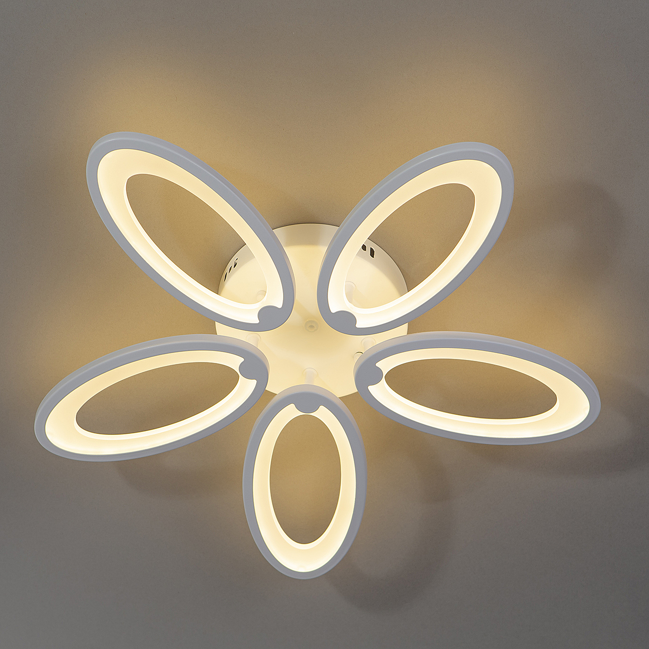 Потолочная люстра Escada Ecla 10219/5LED 77W