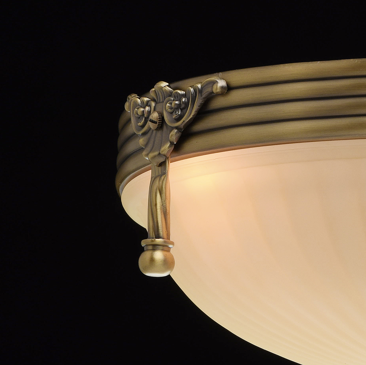 Потолочная люстра MW Light Афродита 317011403