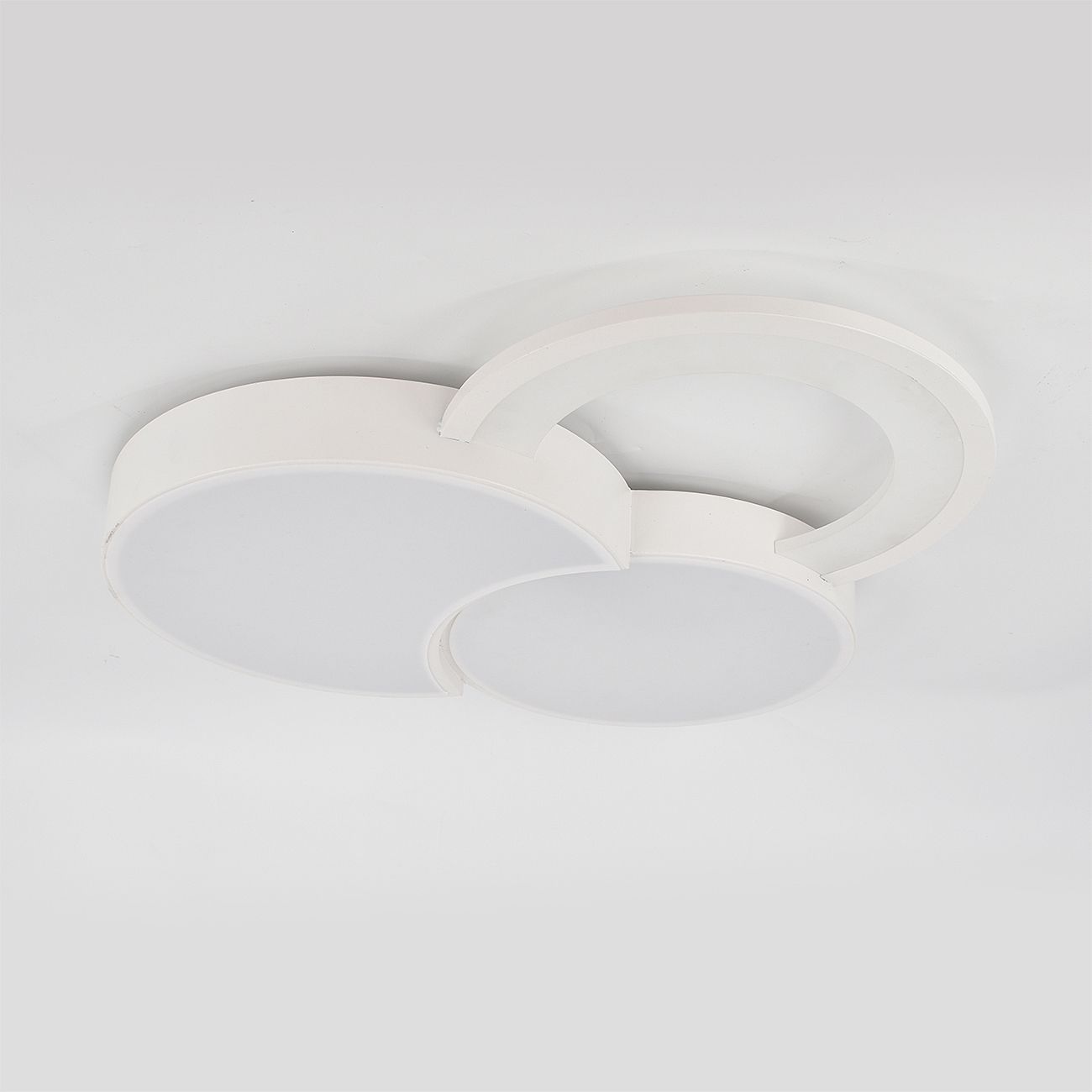 Потолочная люстра Escada Streamline 10286/3LED Потолочная люстра Escada Streamline 10286/3LED