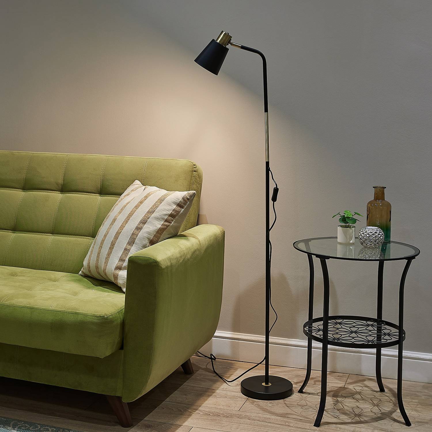 Торшер Uniel UML-T700 E27 BLACK Торшер Uniel UML-T700 E27 BLACK