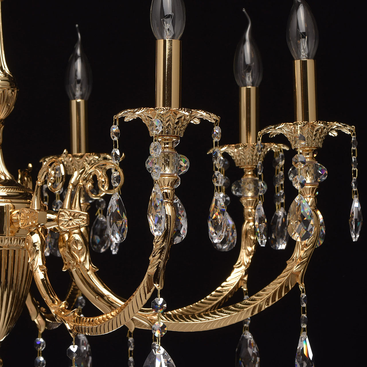 Подвесная люстра Chiaro Габриэль 491013008