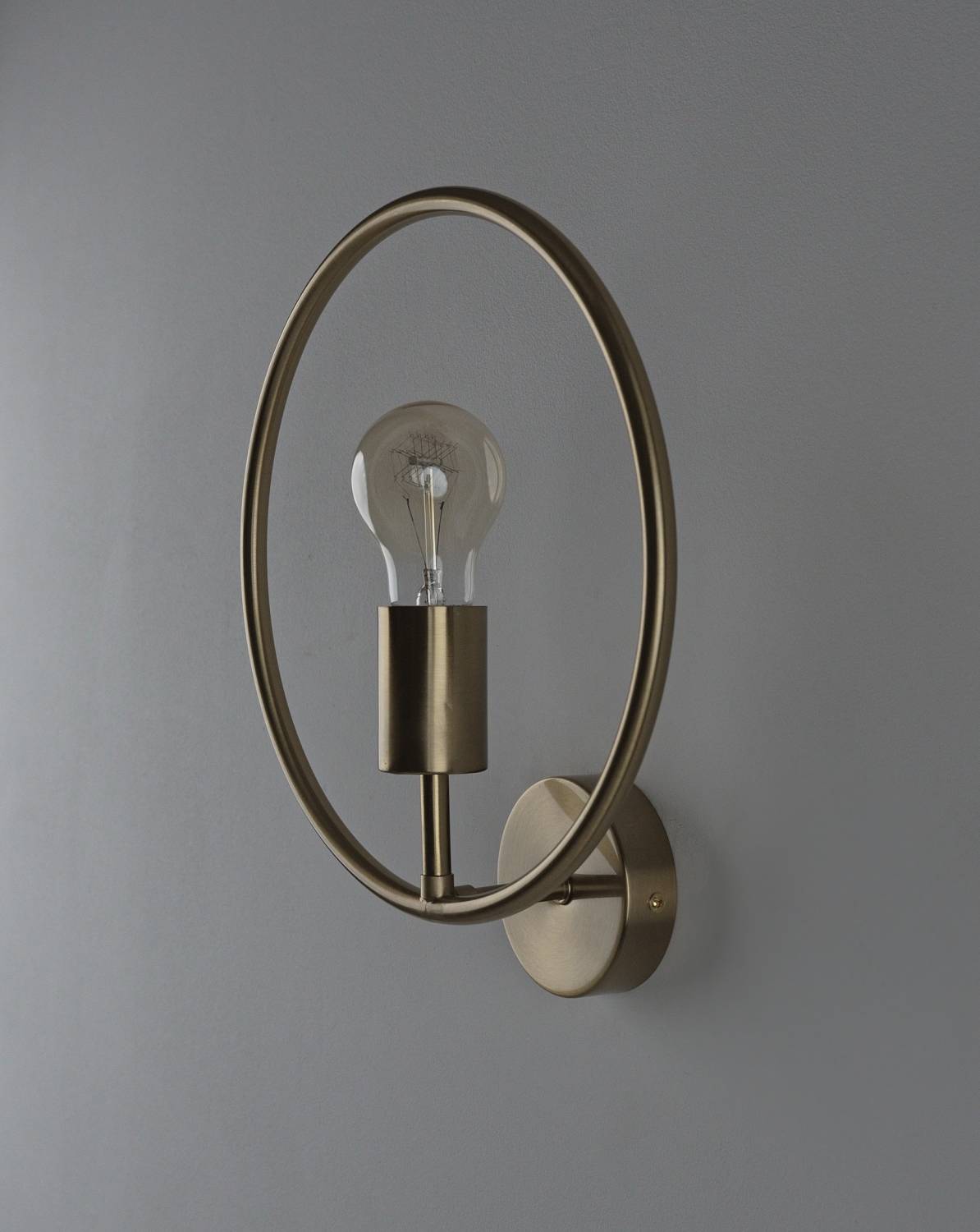 Настенное бра Moderli Sachara V11581-1W