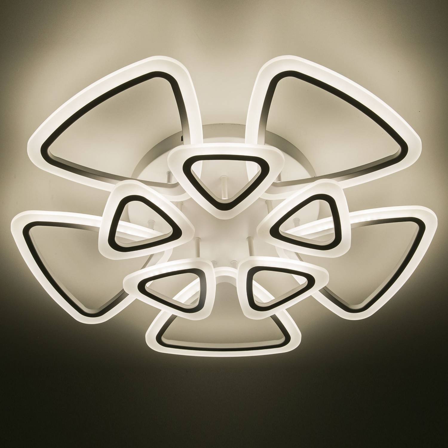 Потолочная люстра с пультом Мальта Citilux CL234290R