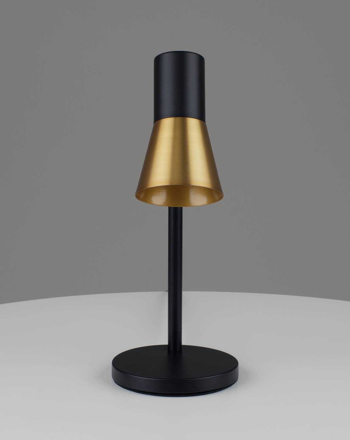 Настольная лампа Moderli Melro V11325-1T