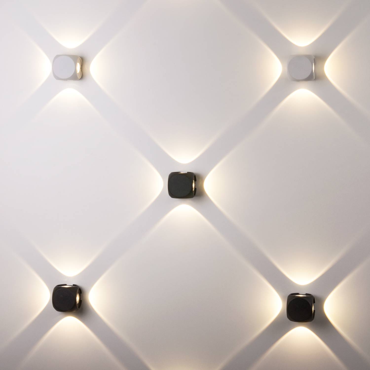Уличный настенный светильник Elektrostandard Сube 1504 TECHNO LED CUBE белый Уличный настенный светильник Elektrostandard Сube 1504 TECHNO LED CUBE белый