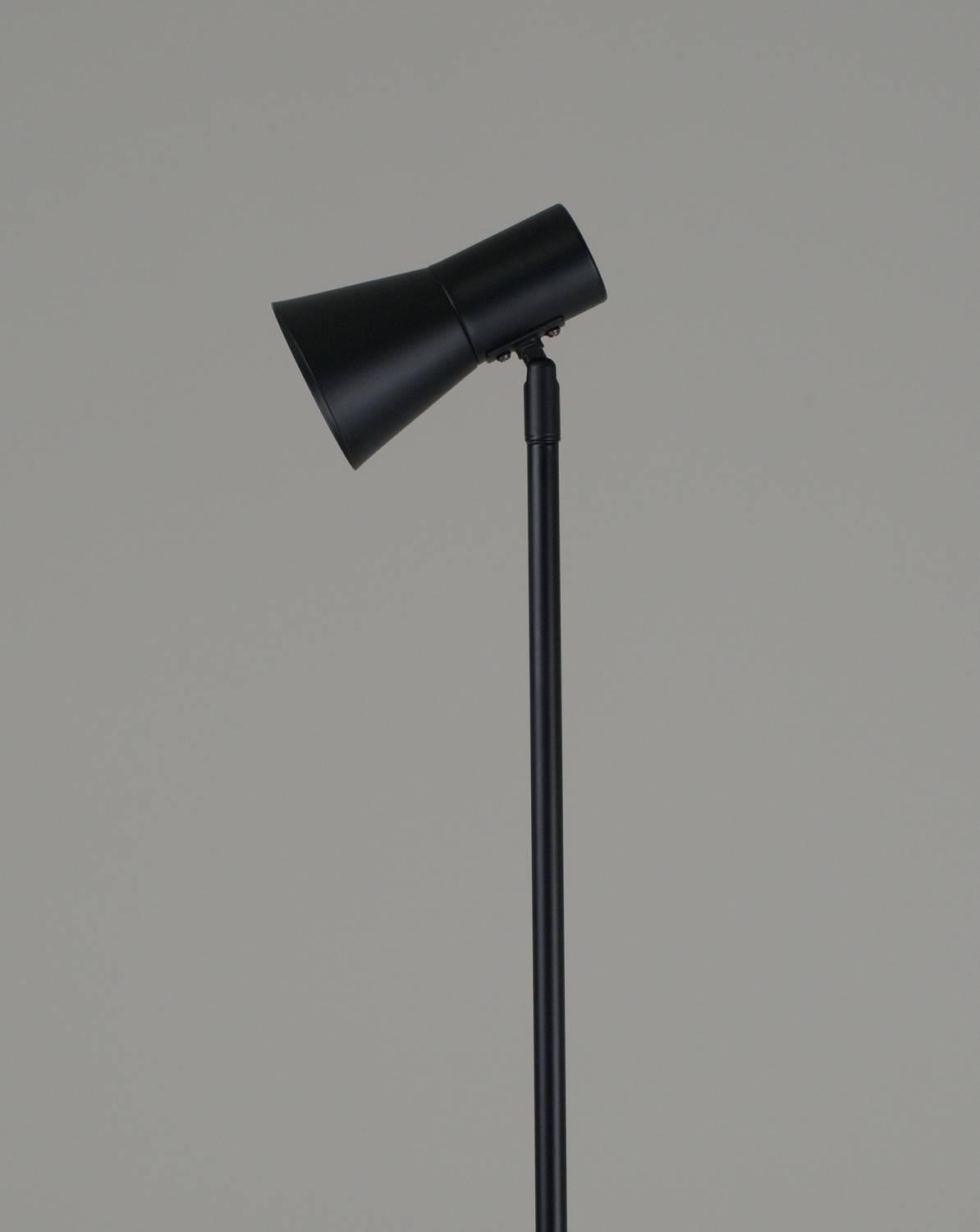 Торшер Moderli Melro V11326-1F