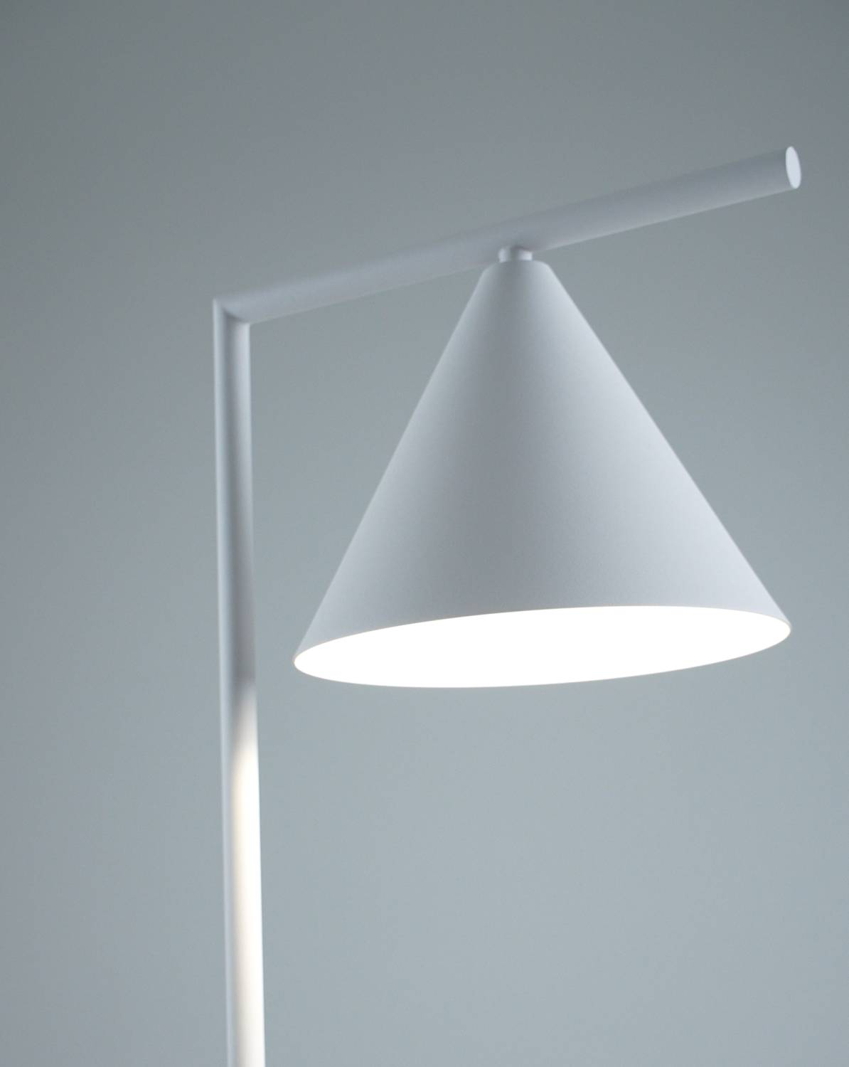 Торшер Moderli Omaha V11593-1F