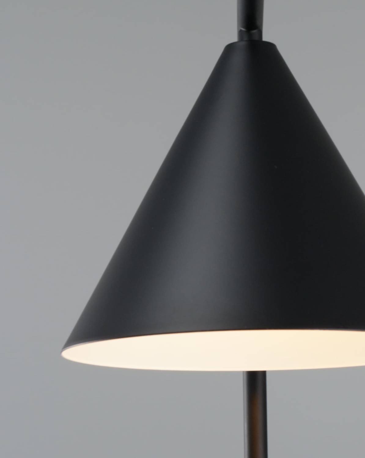 Настольная лампа Moderli Omaha V11594-1T