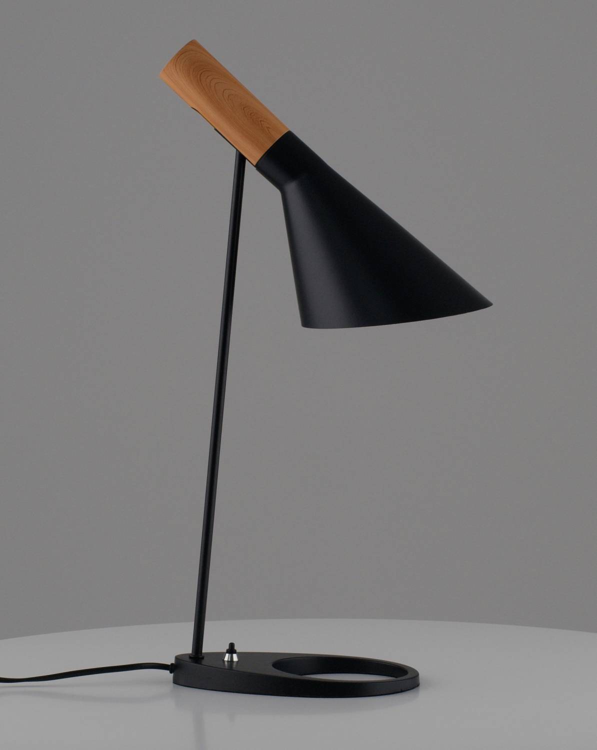 Настольная лампа Moderli Turin V11333-1T