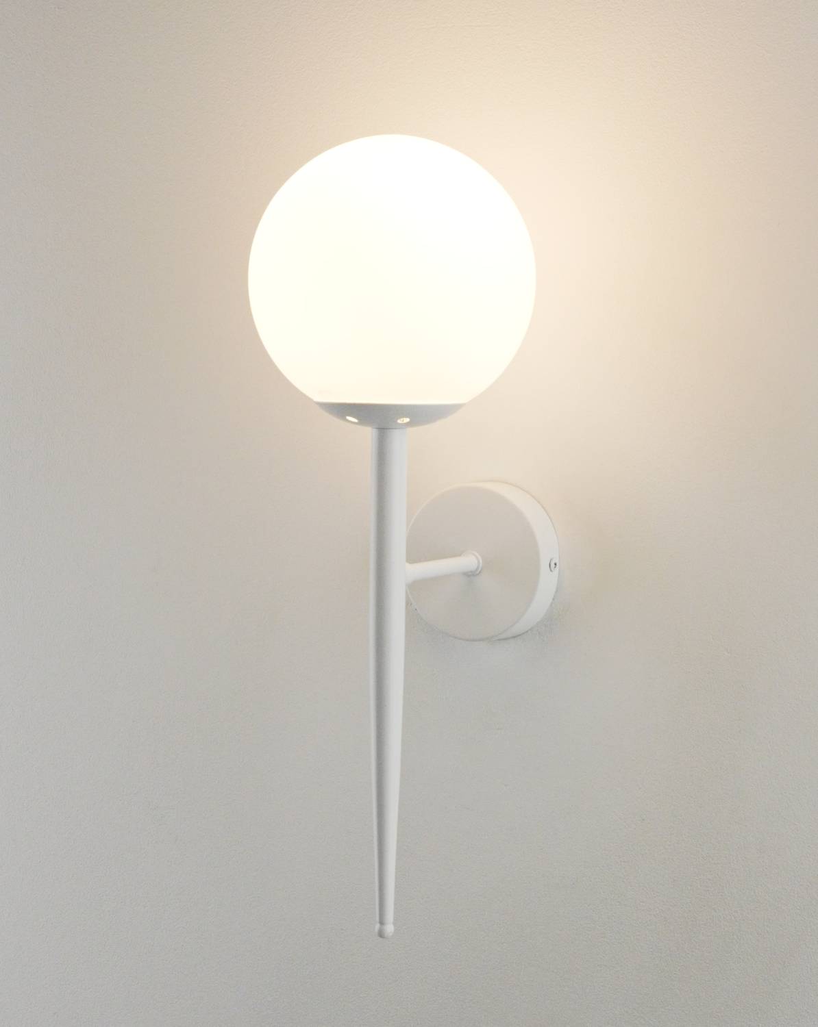 Настенное бра Moderli Scrumbel V11563-1W