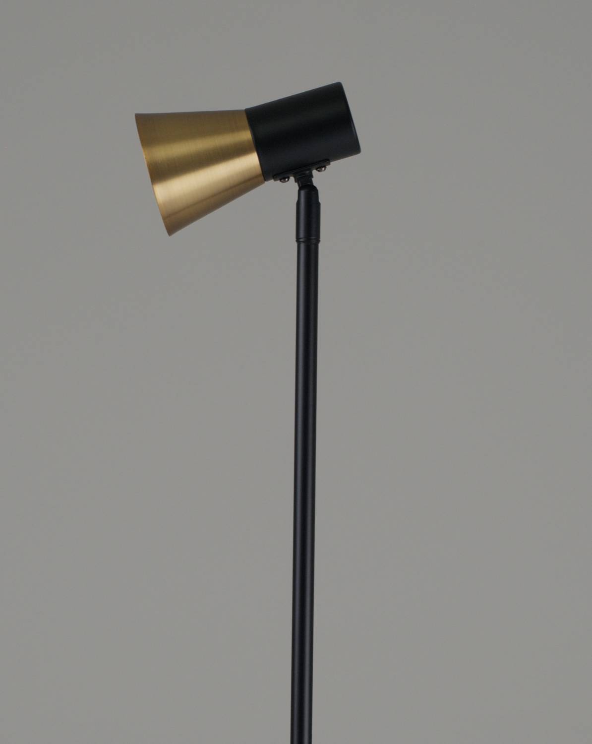 Торшер Moderli Melro V11328-1F