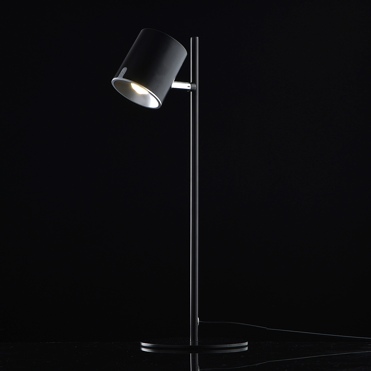 Настольная лампа De Markt Эдгар 408032401