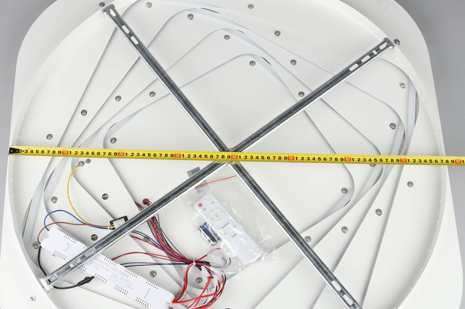 Потолочная люстра с пультом Verres Omnilux OML-07607-415