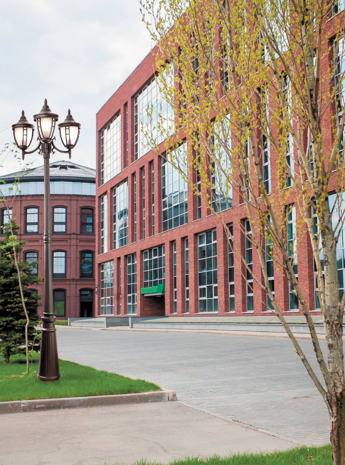 Столб фонарный уличный Maytoni Rivoli O026FL-03B