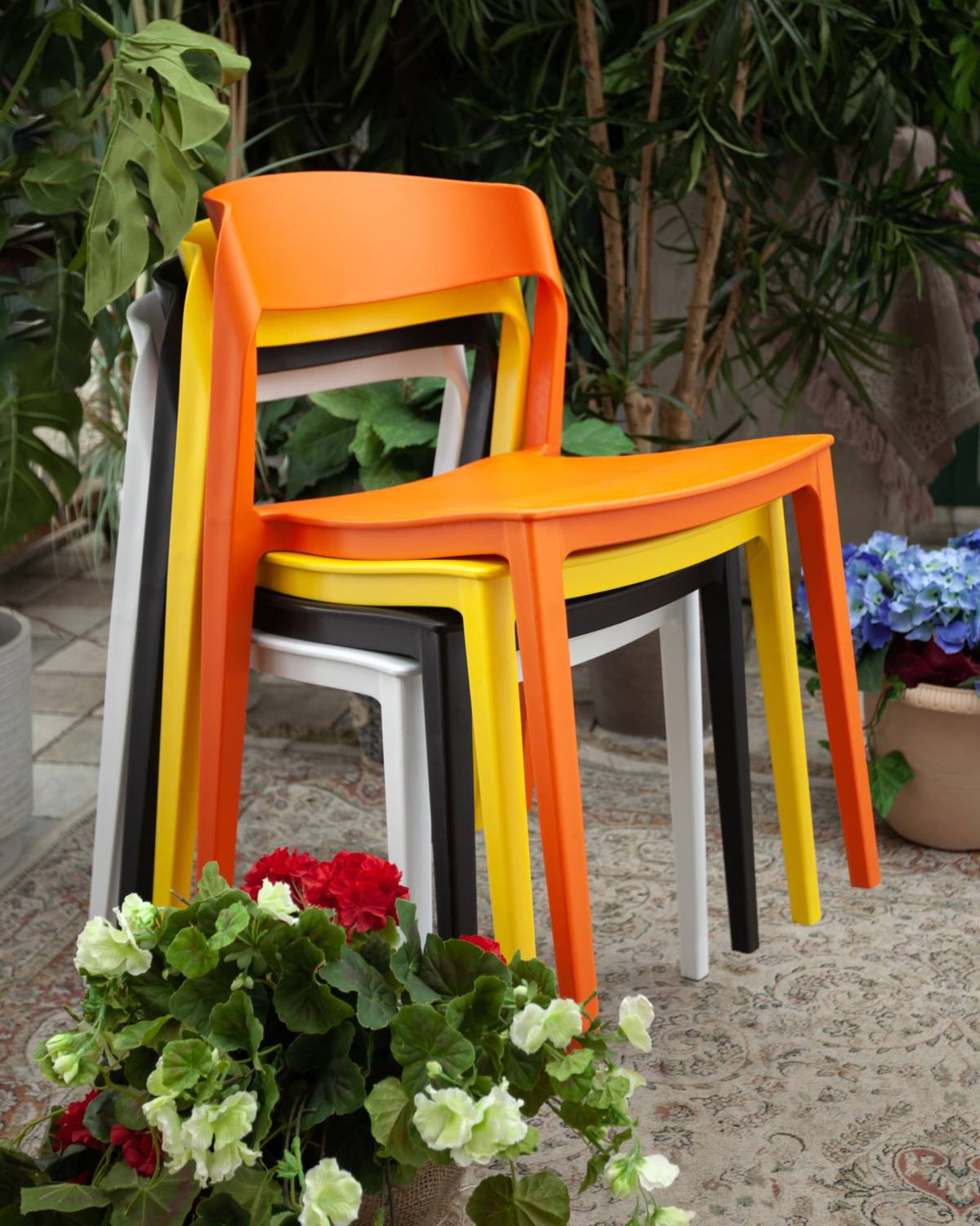 Стул пластиковый Stool Group Moris SL-7089 cream 90574