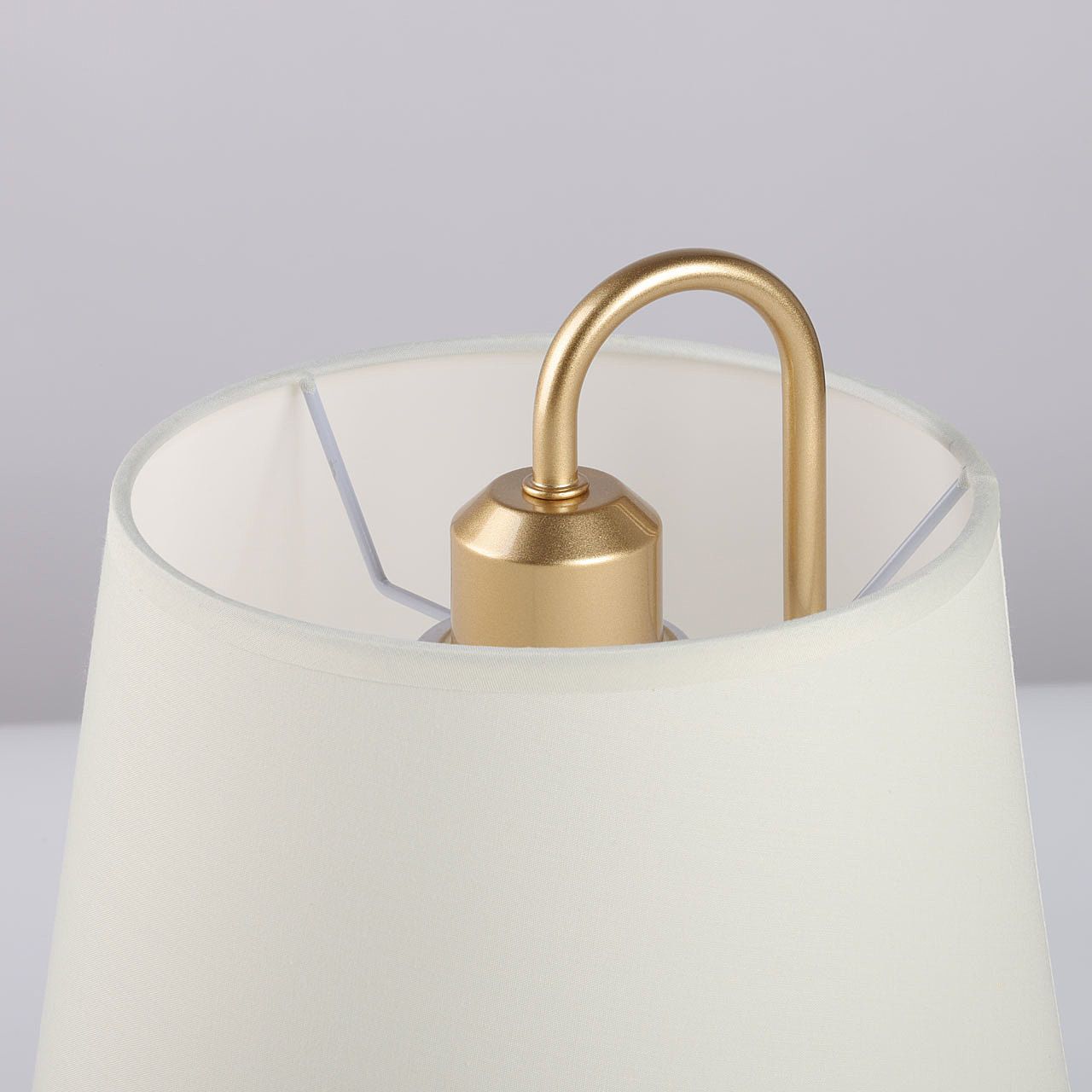 Настольная лампа MW Light Вега 329032801