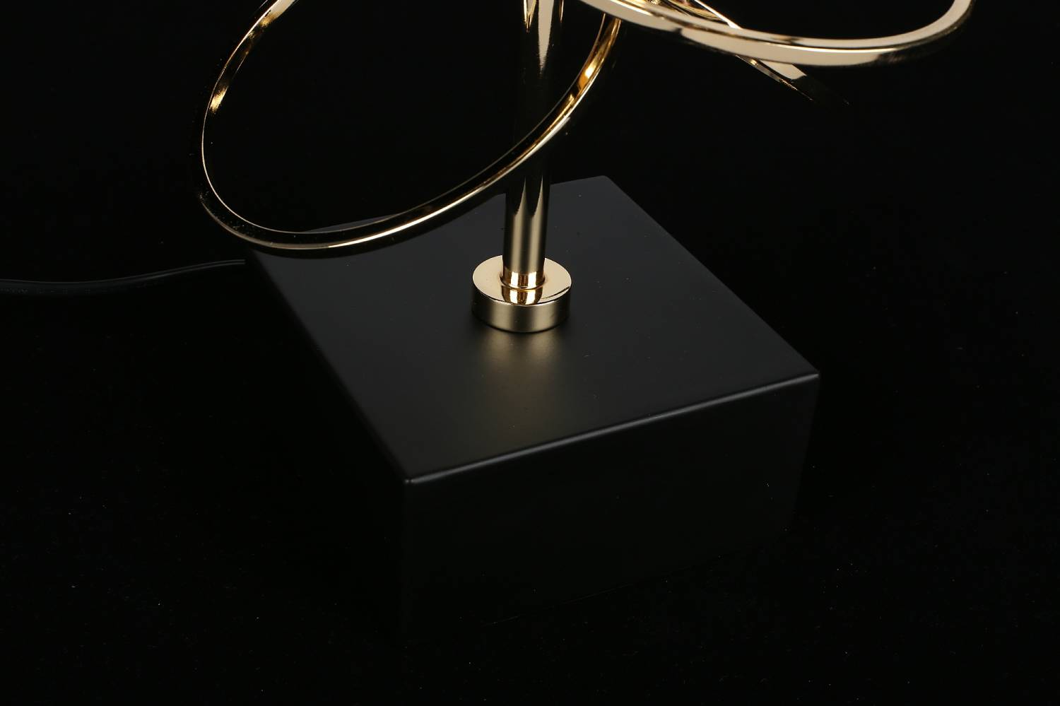 Настольная лампа Aployt Iwona APL.742.04.01