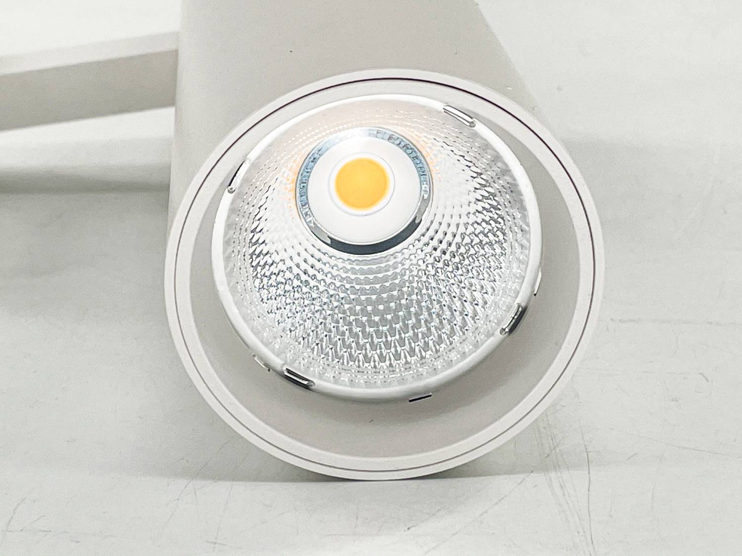 Трековый светильник SWG PRO TL3P TL3P-WH-20-WW