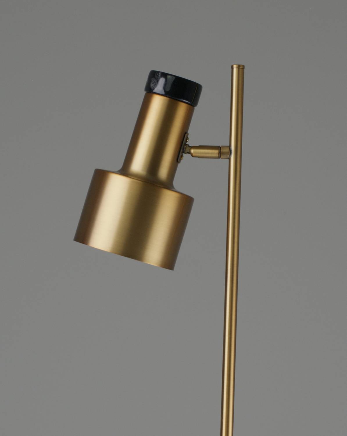 Торшер Moderli Goldy V11310-1F