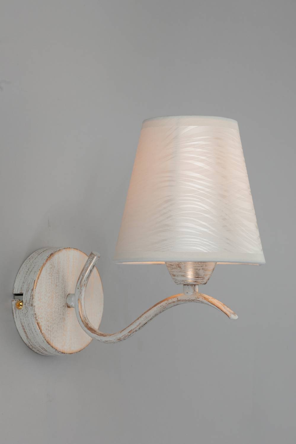 Настенное бра Omnilux Ugento OML-28401-01 Настенное бра Omnilux Ugento OML-28401-01