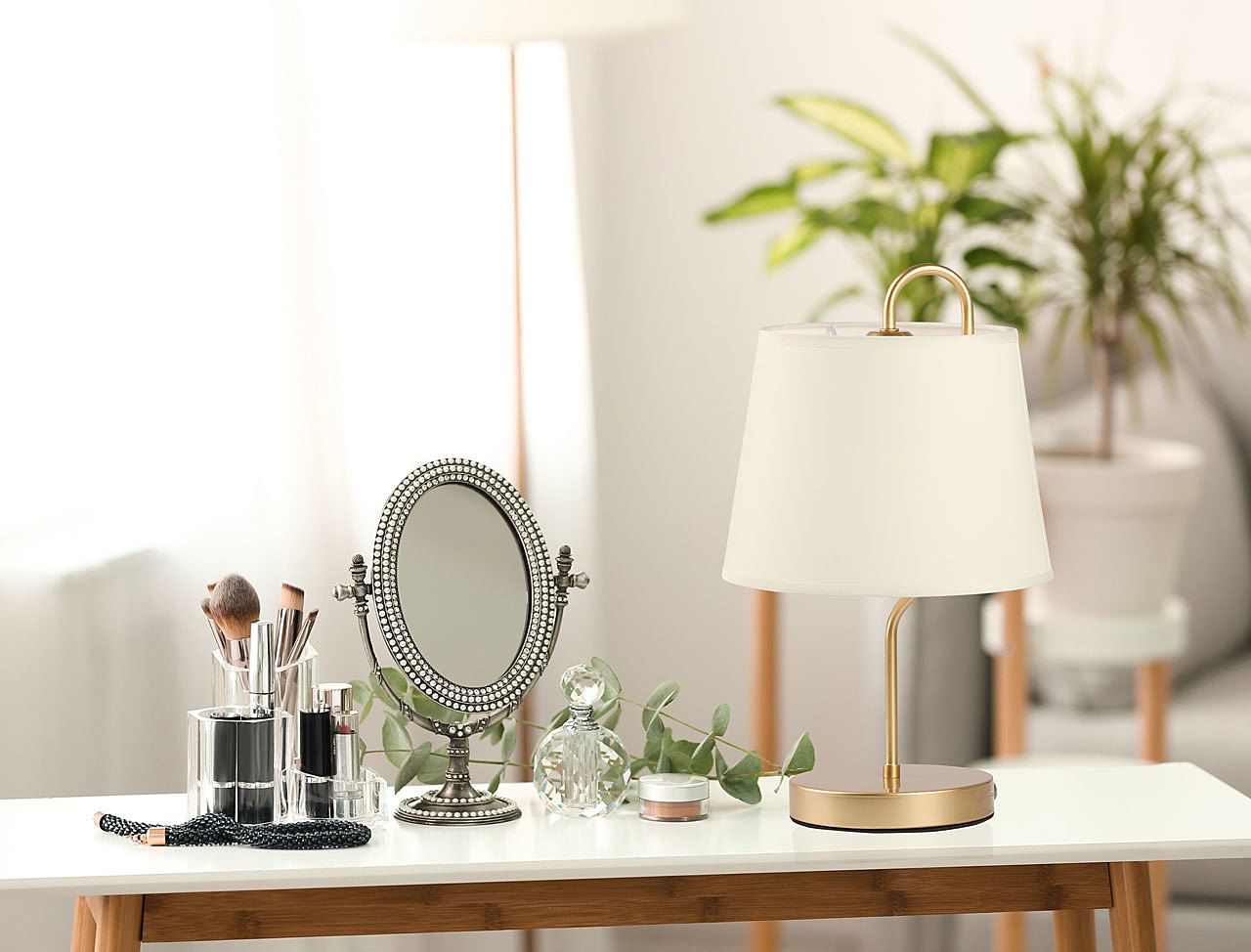 Настольная лампа MW Light Вега 329032801