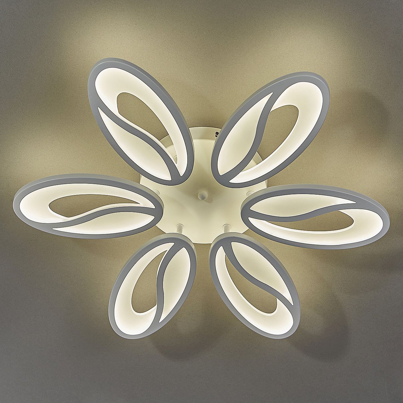 Потолочная люстра Escada Grain 10222/6LED 93W