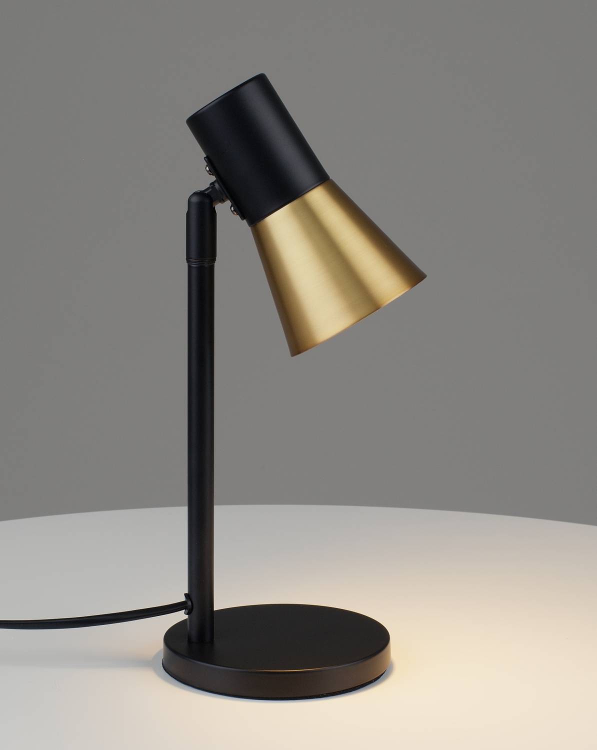 Настольная лампа Moderli Melro V11325-1T