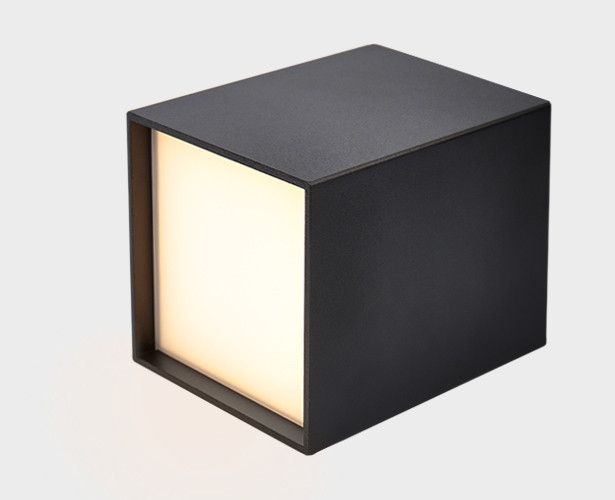 Накладной светильник Italline Arisa DL 3028 black 3000K