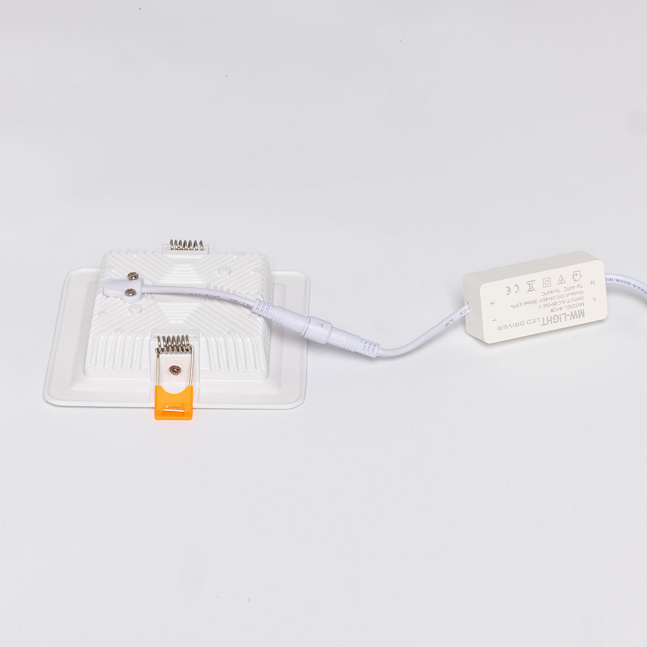 Встраиваемый светильник De Markt Прайм 850013701