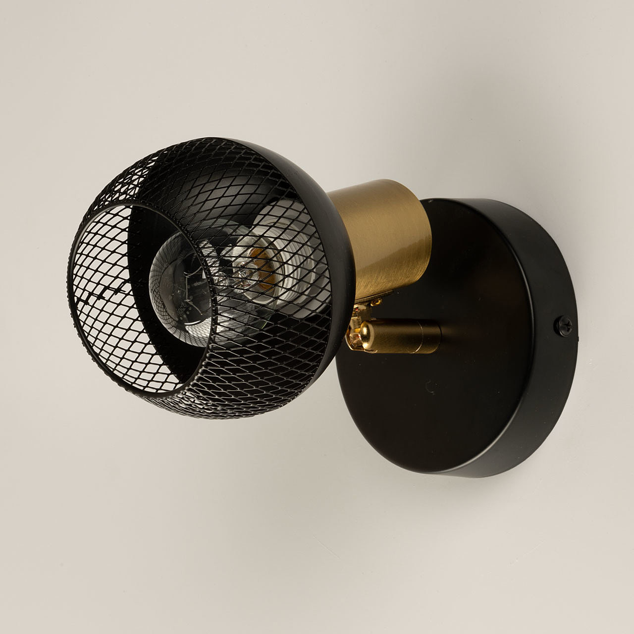 Настенное бра De Markt Ирсон 514021001 Настенное бра De Markt Ирсон 514021001