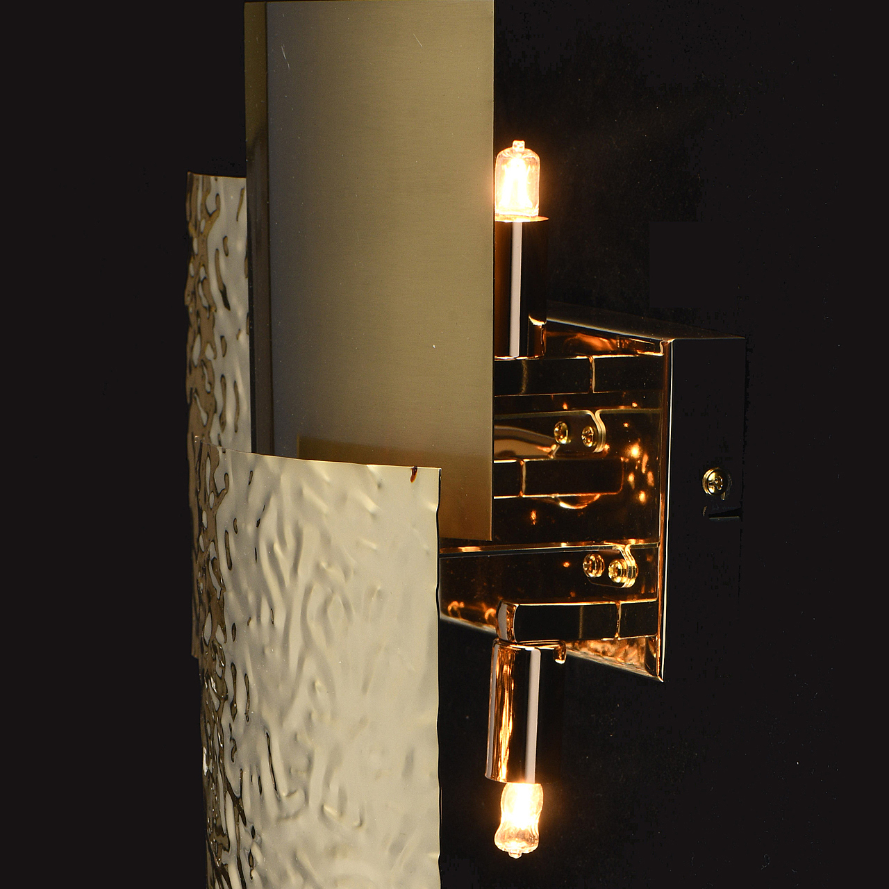 Настенное бра Chiaro Кармен 394022303